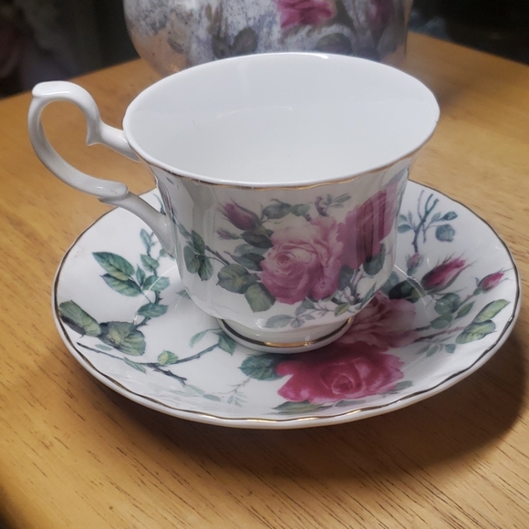 English Rose Tea Set - Picture 3 of 8
